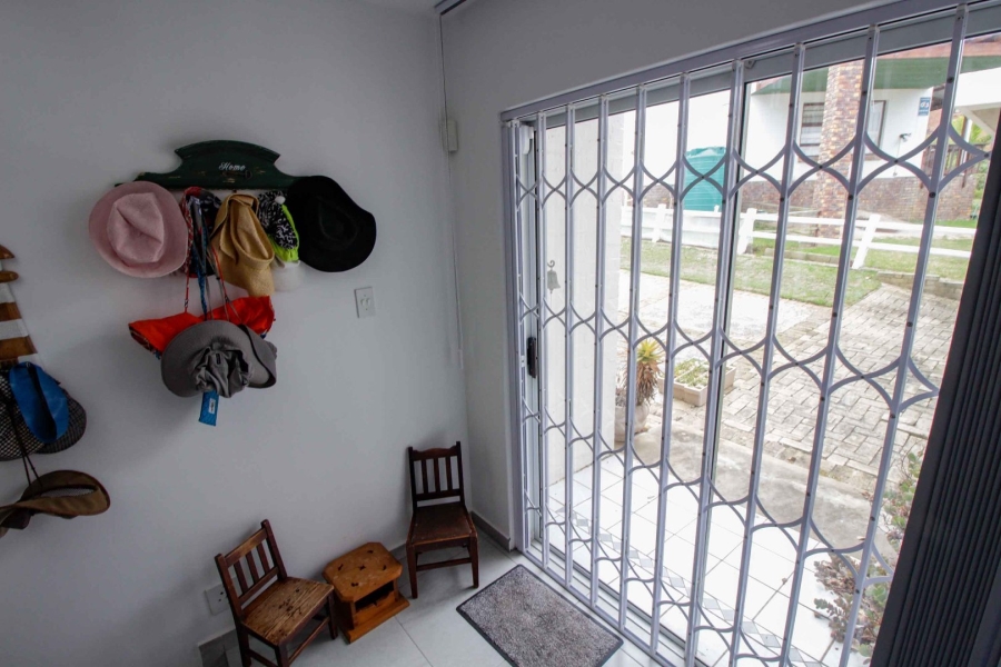 3 Bedroom Property for Sale in Wavecrest Eastern Cape
